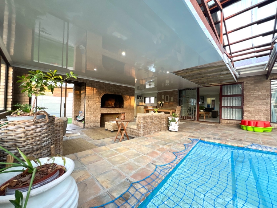4 Bedroom Property for Sale in Walmer Downs Eastern Cape